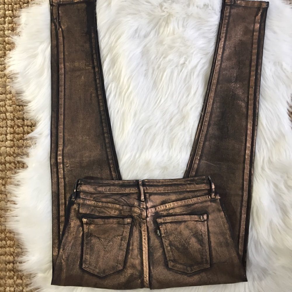 Levi’s Coated Leggings in Gold Size 26